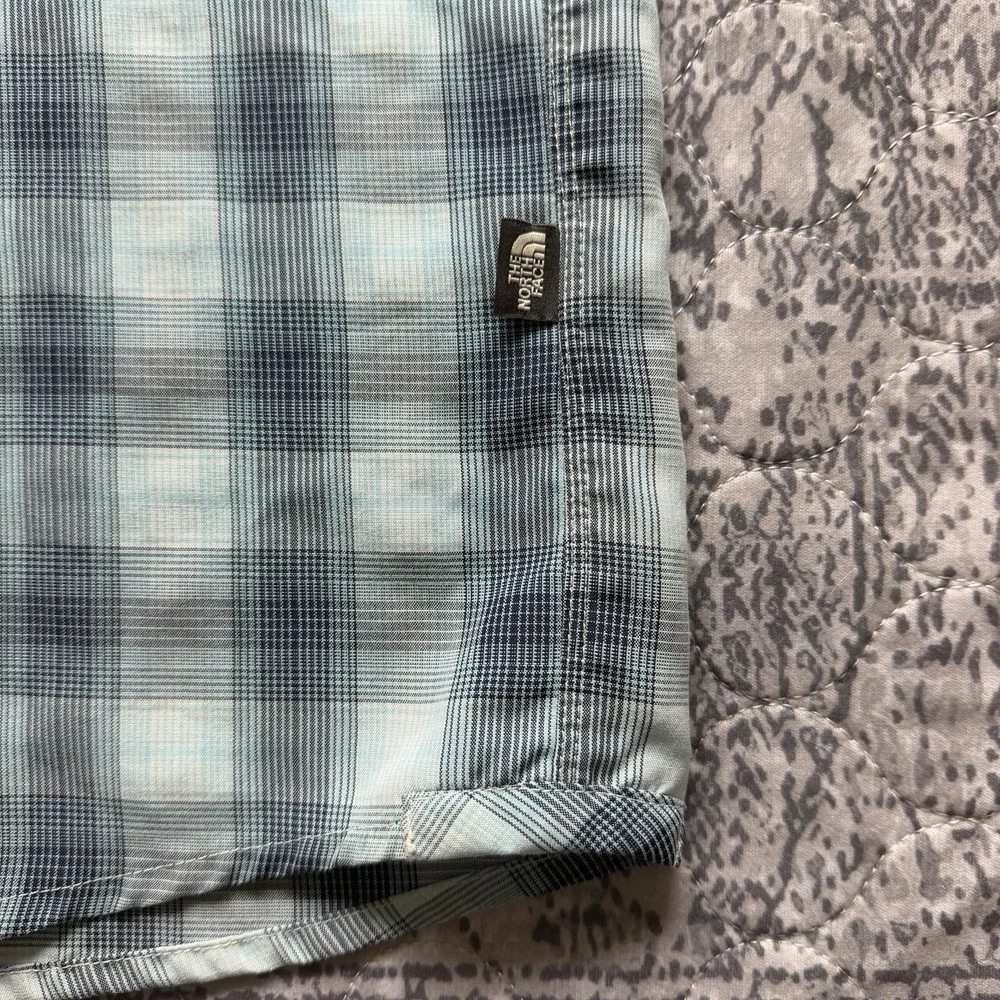 The North Face Tekware Mens Large Blue Plaid Short Sleeve Button Down Shirt